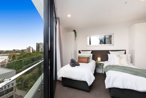 STH - River Views, Fast Internet, Long Stays - Holiday Adelaide 2