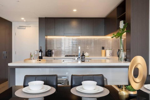 STH - River Views, Fast Internet, Long Stays - Holiday Adelaide 0