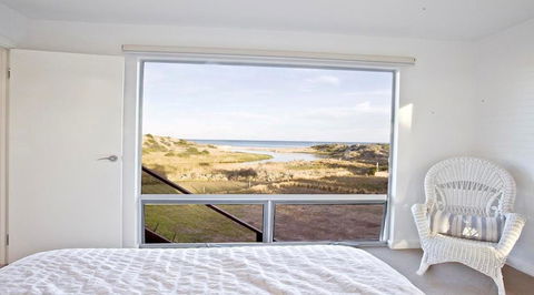 Stones Throw - 26 River View Drive - Holiday Adelaide 1