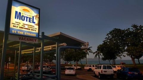 Strand Motel - Holiday Adelaide 1