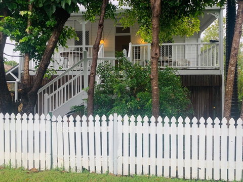 Stranded In Oz Stay In Relaxing Environment, FREE WIFI, NETFLIX, POOL, AIR CON - Holiday Adelaide 0