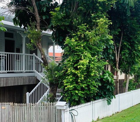Stranded? Nowhere To Stay? Sanitised Apartment, Sleeps 4, Netflix, Wifi, Pool - Holiday Adelaide 1
