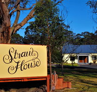 Straw House B and B - Holiday Adelaide