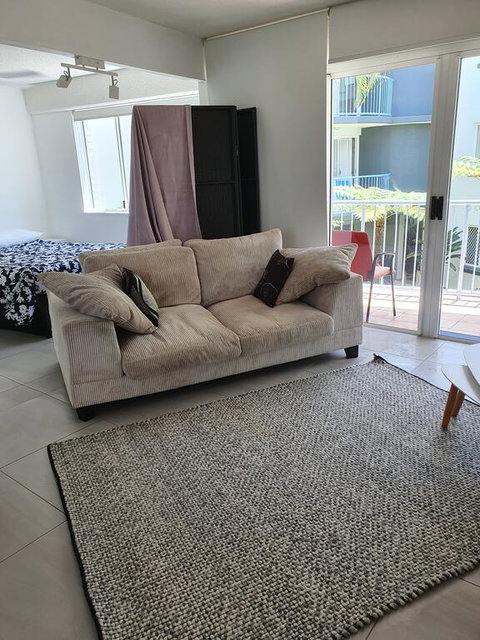 Studio Apartment Mooloolaba Beach Holiday Management - Holiday Adelaide 1