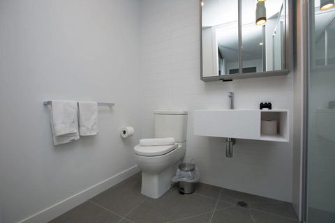 Stunning 2 Bdrms APT@Parkville Free Carpark+wifi - Holiday Adelaide 2