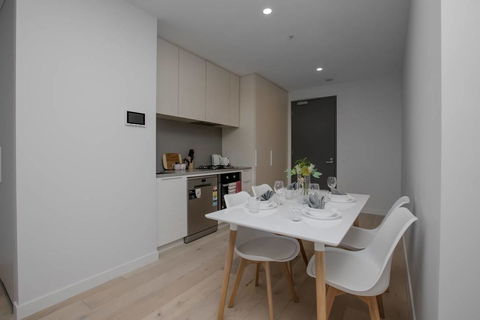 Stunning 2 Bdrms APT@Parkville Free Carpark+wifi - Holiday Adelaide 1