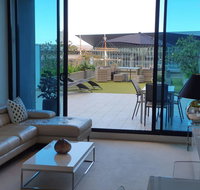 Stunning Riverside Apartment near MCEC and Casino - Holiday Adelaide