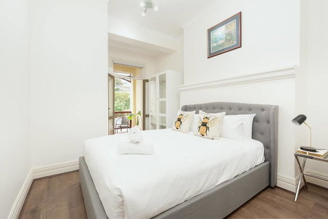 STUNNING SYDNEY HOME 11 - Holiday Adelaide 1