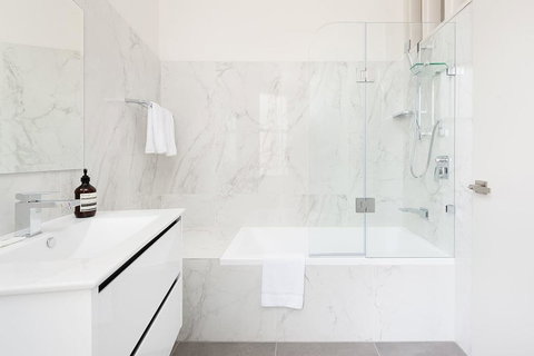 STUNNING SYDNEY HOME 9 - Holiday Adelaide 3