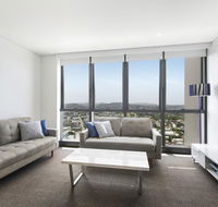Stunning Views on the 41st Floor - Holiday Adelaide