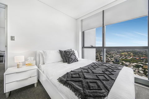 Stunning Views On The 41st Floor - Holiday Adelaide 1