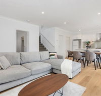Style Comfort and Convenience - Holiday Adelaide