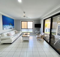 STYLISH RESIDENCE LARGE PRIVATE YARD - CLOSE TO DREAMWORLD - Holiday Adelaide