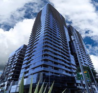 Stylist 2 Bedrooms Apartment with Pool/GYM/Parking - Holiday Adelaide