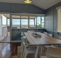 Sublime Beachfront Queenslander on the Esplanade - Holiday Adelaide