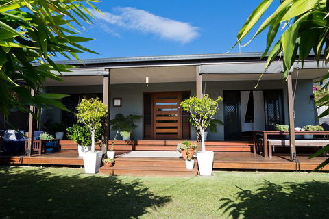 Suburban Sanctuary - Holiday Adelaide 2