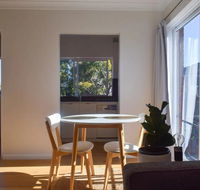 Sun-Drenched 1 Bed Studio Apt Newtown Parking - Holiday Adelaide
