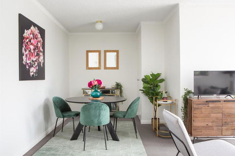Sunny Apartment In Quiet And Green Neighbourhood - Holiday Adelaide 2