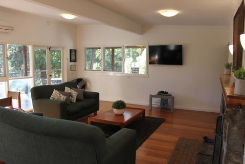 Sunny Corner Lake Eildon - Holiday Adelaide 3