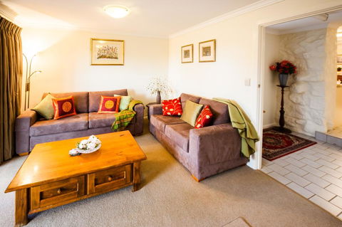 Sunnyside Cottage - Holiday Adelaide 1