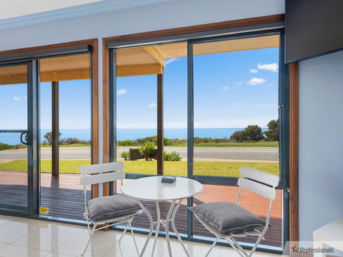 Sunset Cove Beach House - Holiday Adelaide 3