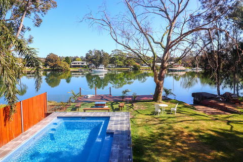 Sunset Lodge - Holiday Adelaide 0