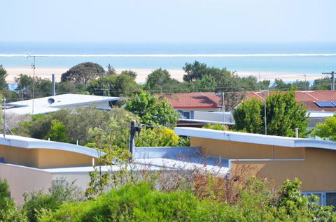 SUNSET WATERS - INLET SIDE - Holiday Adelaide 1