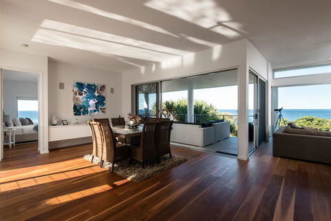 Sunshine Coast White House - Holiday Adelaide 3
