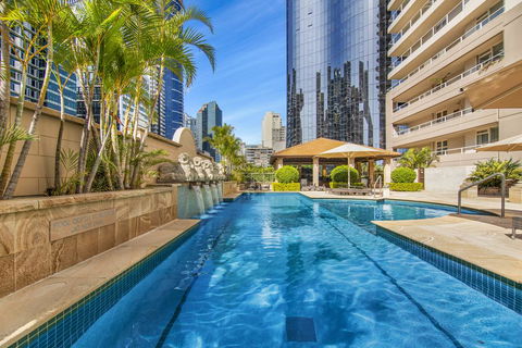 Super Convenient Apartment With Garden Views - Holiday Adelaide 2