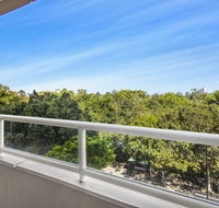 Super Convenient Apartment with Garden Views - Holiday Adelaide