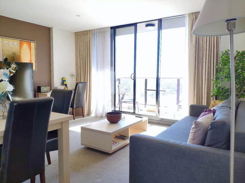 Super Luxurious Apartment On North Terrace - Holiday Adelaide 0
