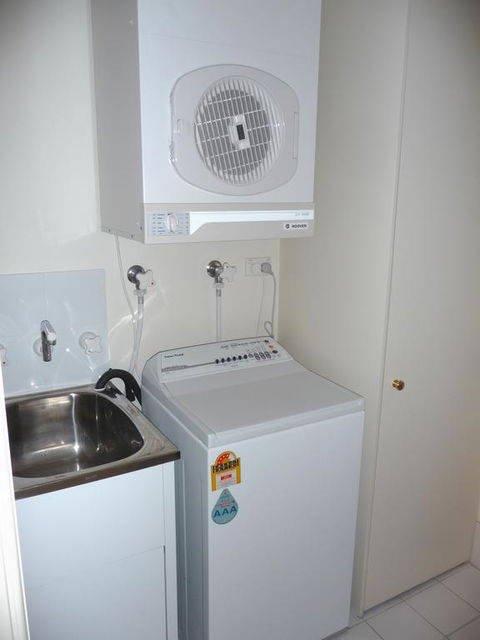 Superb Stay In Adelaides East End - Holiday Adelaide 3