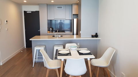 Supercar Fan's Dream - Track Side Apartment #1 - Holiday Adelaide 2