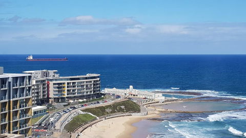 Supercar Fan's Dream - Track Side Apartment #1 - Holiday Adelaide 0