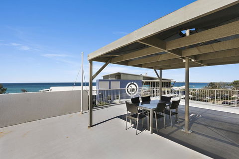 Surfcomber On The Beach - Holiday Adelaide 1