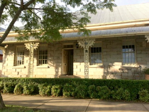 Surgeon's Cottage - Holiday Adelaide 0