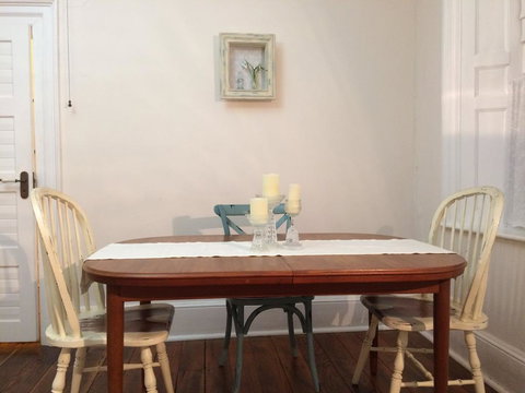 Surgeon's Cottage - Holiday Adelaide 2