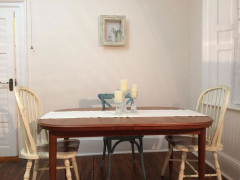 Surgeon's Cottage - Holiday Adelaide 2