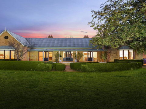 Sutton Downs - Renovated Country Home On 100 Acres - Holiday Adelaide 0