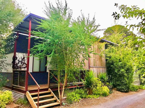 Sutton Spring Art Retreats - Holiday Adelaide 1