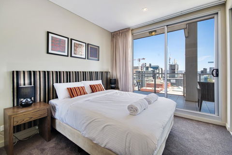 Swainson At Embassy - Holiday Adelaide 2
