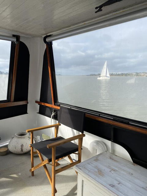 Swamp Fox Luxury 2BR Dutch Barge - Holiday Adelaide 3