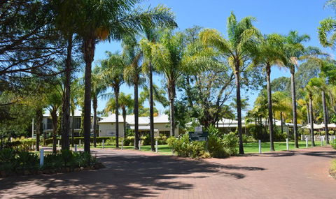 Swan Valley Oasis Resort - Holiday Adelaide 0