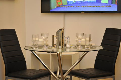 Sydney CBD Studio Apartment 503BRG - Holiday Adelaide 1