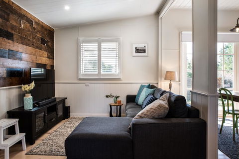 Table Hill Cottage - Holiday Adelaide 3