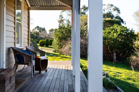 Table Hill Cottage - Holiday Adelaide 2