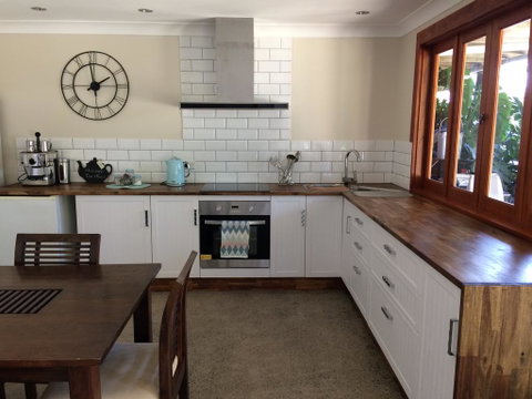 TAKURA HEIGHTS Modern Country Apartment With Pool Access - Holiday Adelaide 2