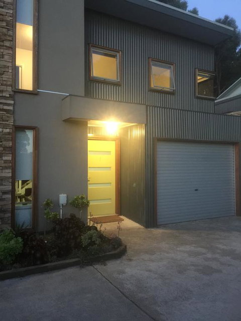 Tangles - Holiday Adelaide 0