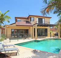 Tarcoola 41 - 5 BDRM Canal Home with Pool - Holiday Adelaide