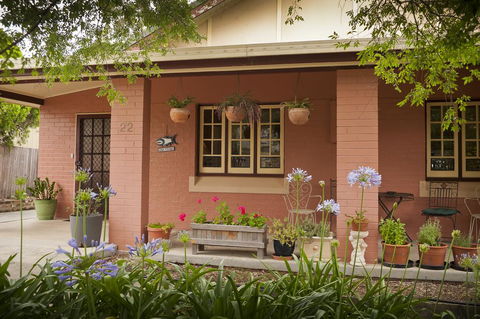 Taree Apartment - Holiday Adelaide 1